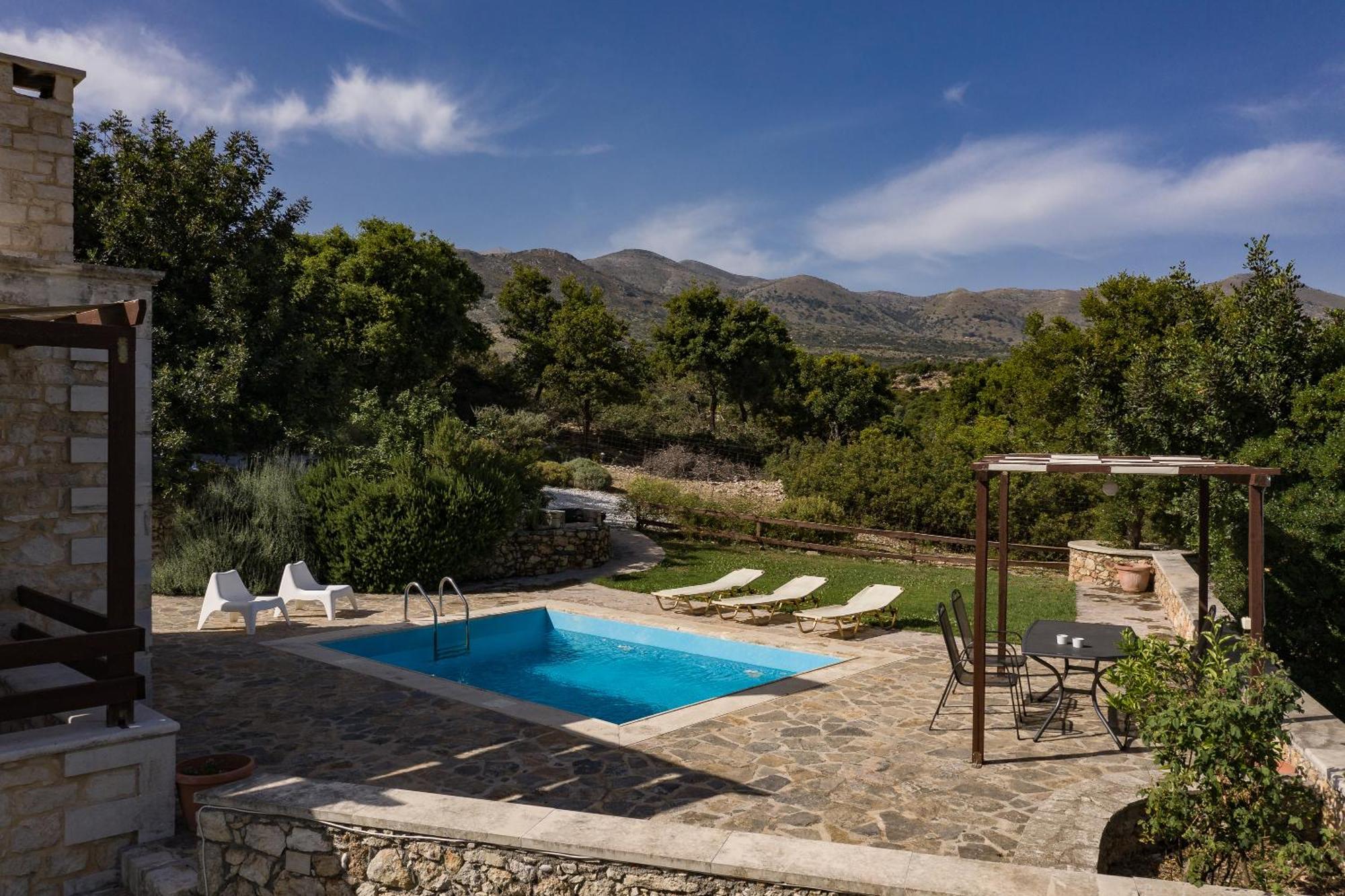 Koules Estate, With Private Pools & Bbq - Embracing Nature, By Thinkvilla Argouli Номер фото